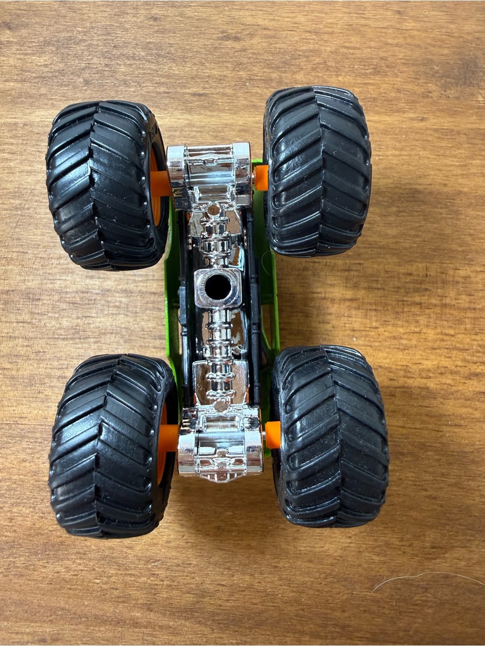 Hot Wheels Monster Jam Truck 1:64 Jester Green “Welcome To Fabulous Las Vegas” - Picture 7 of 7